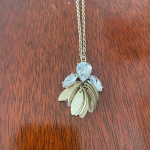 Elegant Gold and Rhinestone Pendant Necklace